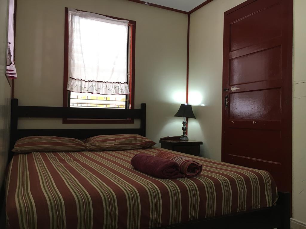 Mara'S Place Hotel Caye Caulker Bagian luar foto