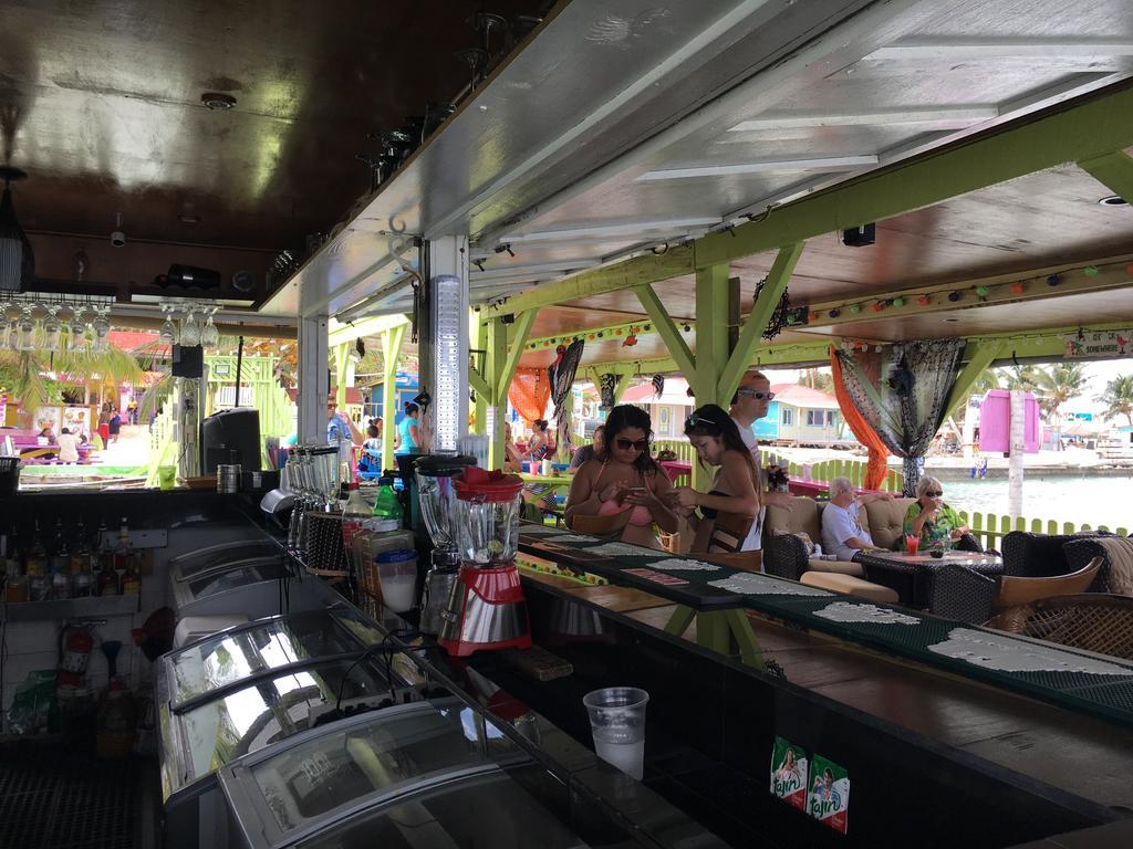 Mara'S Place Hotel Caye Caulker Bagian luar foto